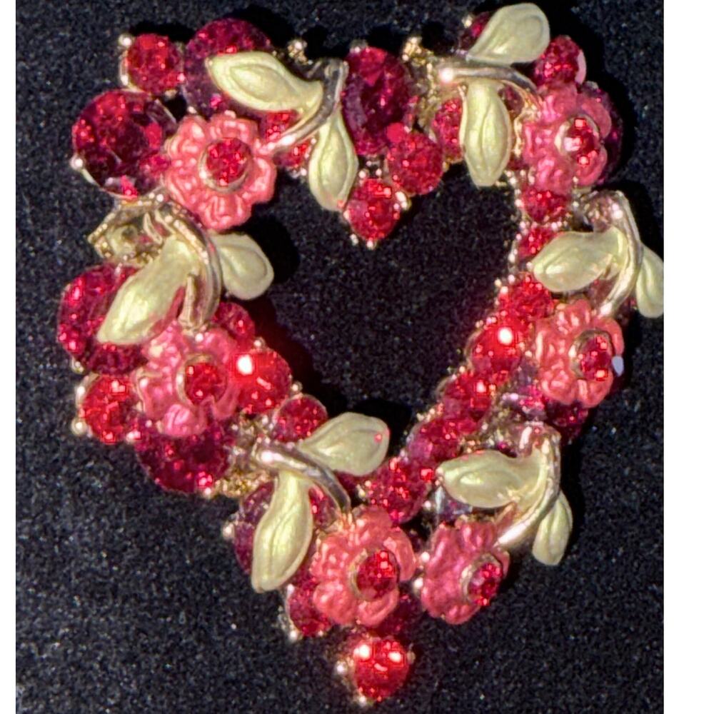 Matte Gold Tone Red Rhinestone Heart Brooch - Picture 4 of 7
